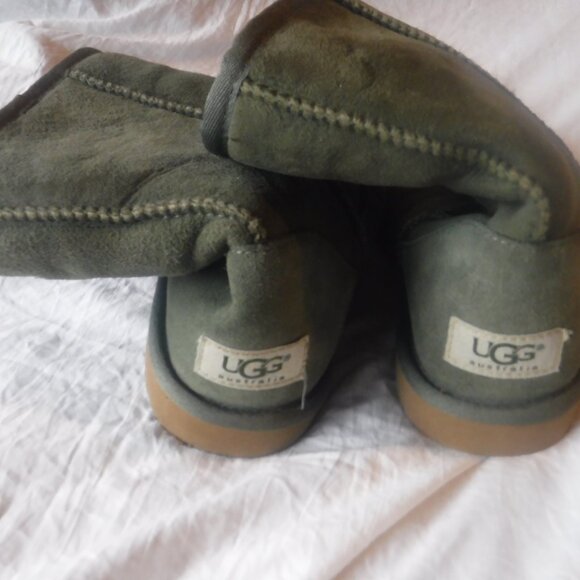 Green Ugg Winter boots Womens Size 6 Pre OWned - Picture 2 of 10